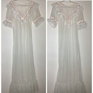 Vintage Helen of Troy White Robe Pink Ribbon Lace EUC Med